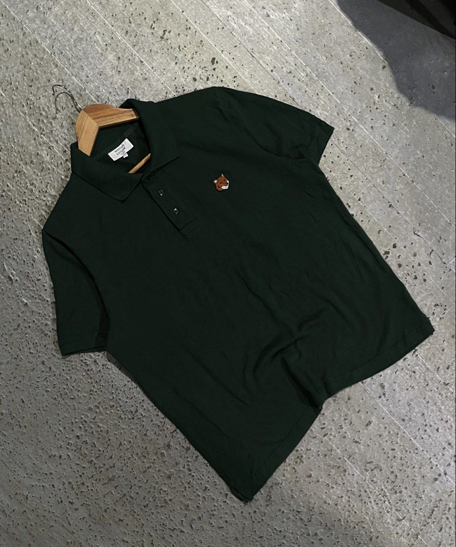MAISON KITSUNE (Category: Tshirts & Polo Shirts ) located in Asuncion (Saug). Submitted by carls_thrift21 (Listing ID 1469517661, Image 1). Description: MAISON KITSUNE PARIS Size: Large Dimes: 22/27 Excellent Condition Close to Brand New 10/10 Color Rate 📩📥.