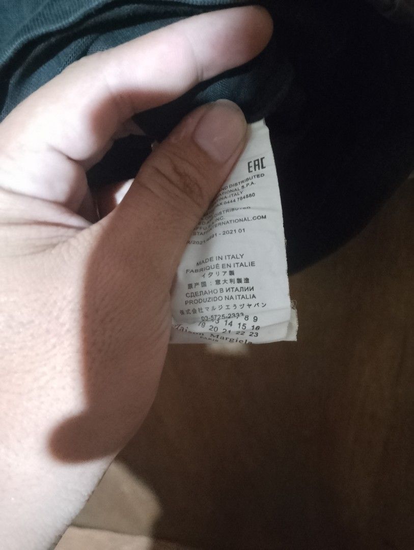 Maison margiela (Category: Activewear) located in Butuan. Submitted by waste_thrifted (Listing ID 1469531239, Image 3). Description: 25/30.