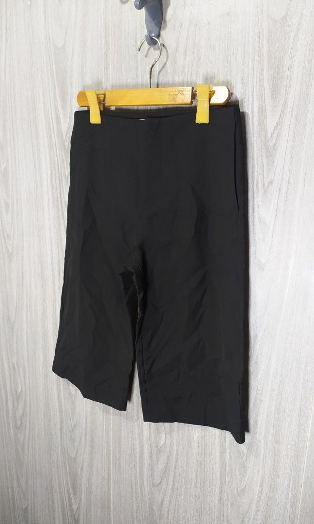 Maison Margiela Short (Category: Shorts) located in Milaor. Submitted by lootinout (Listing ID 1469567898, Image 2). Description: Maison Margiela Short ✅Size: S ✅Waist: 27 ✅Length: 25 ✅Color Rate: 9.5/10 ✅No Issue ✅Need Wash ✅Location: Bicol Naga City, Camarines Sur ✅Courier: J&T Express/Flash Express ✅MOP: Gcash only.