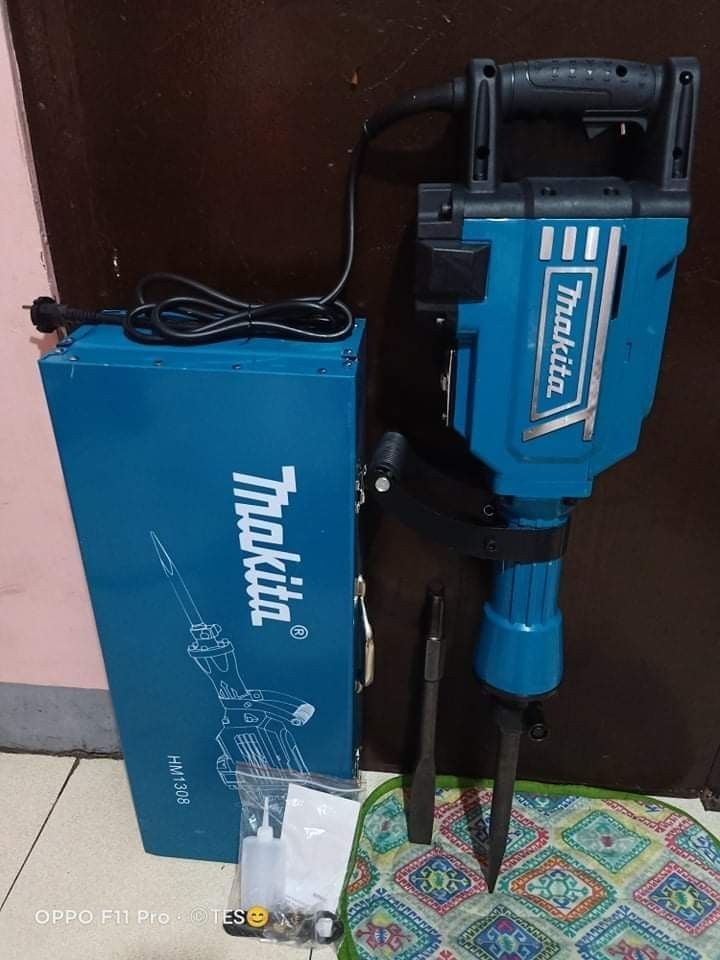 MAKITA JACKHAMMER 65MM (Category: Construction Tools & Equipment) located in Valenzuela. Submitted by cooleagle.fab881 (Listing ID 1469410694, Image 2). Description: 👍🏻BRAND NEW 👍🏻HEAVY DUTY 👍🏻GOOD QUALITY 👍🏻GOOD CONDITION 👍🏻COMPLETE SET 👍🏻W/SERVICE WARRANTY 👍🏻PM ME FOR MORE DETAILS.