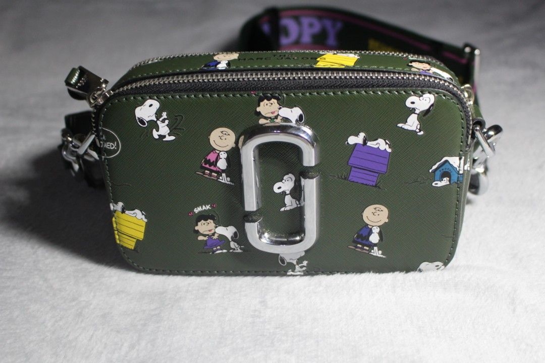 Marc Jacobs x Peanuts Collaboration Snapshot Camera Bag (Category: Luxury Bags & Wallets) located in Tarlac. Submitted by trishatrish3 (Listing ID 1469403867, Image 1). Description: .