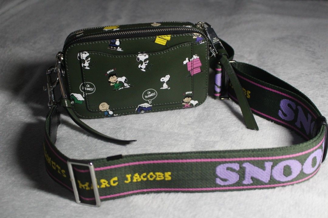 Marc Jacobs x Peanuts Collaboration Snapshot Camera Bag (Category: Luxury Bags & Wallets) located in Tarlac. Submitted by trishatrish3 (Listing ID 1469403867, Image 3). Description: .