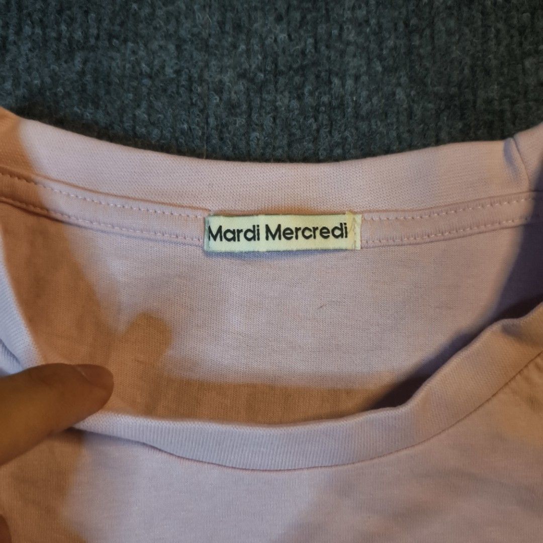 Mardi Mercredi FlowerMardi Pink Tee (Category: Tshirts & Polo Shirts ) located in San Fernando. Submitted by retro_d (Listing ID 1469558403, Image 3). Description: - Mardi Mercredi FlowerMardi Pink Tee - Condition: Excellent - Color Rate: 9.5/10 - No issue.