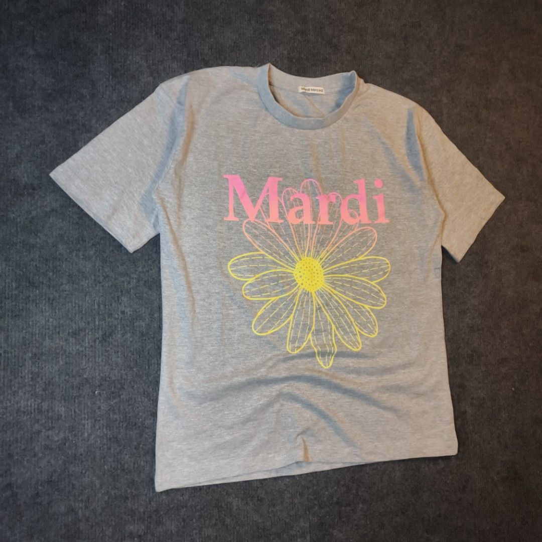Mardi Mercredi Flowermardi (Category: Tshirts & Polo Shirts ) located in San Fernando. Submitted by retro_d (Listing ID 1469558514, Image 1). Description: - Mardi Mercredi - Condition: Excellent - Color Rate: 9.5/10 - No issue.