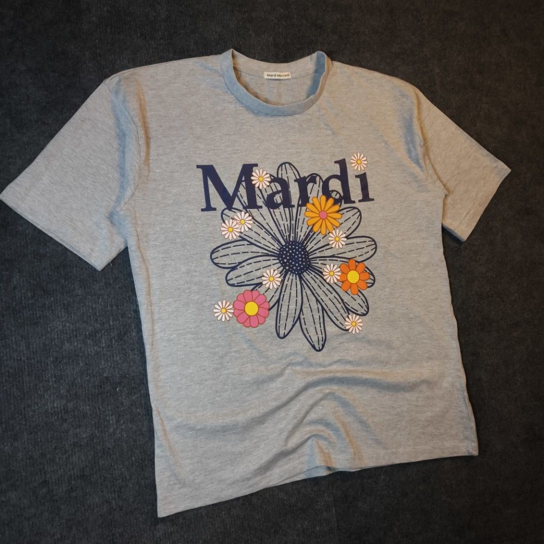 Mardi Mercredi FlowerMardi (Category: Tshirts & Polo Shirts ) located in San Fernando. Submitted by retro_d (Listing ID 1469558795, Image 1). Description: - Mardi Mercredi FlowerMardi - Condition: Excellent - Color Rate: 9.5/10 - No issue.