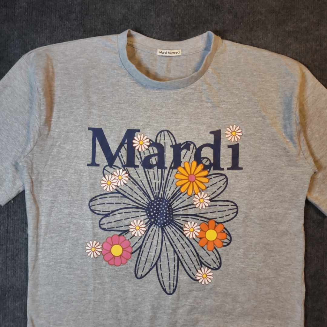 Mardi Mercredi FlowerMardi (Category: Tshirts & Polo Shirts ) located in San Fernando. Submitted by retro_d (Listing ID 1469558795, Image 2). Description: - Mardi Mercredi FlowerMardi - Condition: Excellent - Color Rate: 9.5/10 - No issue.