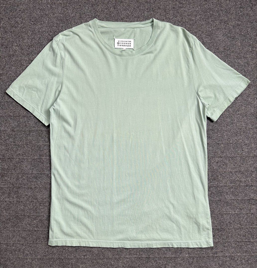 Margiela - S/S18 Basic T-Shirt 4 Contrasting Stitch (Category: Tshirts & Polo Shirts ) located in Manila. Submitted by scissor.2fifthy (Listing ID 1469536286, Image 1). Description: Margiela - S/S18 Basic T-Shirt 4 Contrasting Stitch Tagged size: XL (see measurement) Made in Turkey Material: 100% Cotton 85/100 condition rate Used with care Flaw: Minor sign of usage Very presentable Check all photos for more details and information Dimensions Leng
