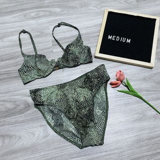 (Category: ) located in . Submitted by lovemyclothes21 (Listing ID 1469496683, Image 1). Description: .