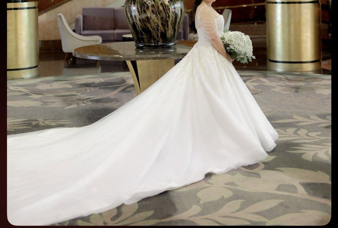 Marks Bride Wedding Gown (Also for Rent) (Category: Evening dresses & gowns) located in Manila. Submitted by chiiisells_ (Listing ID 1469538543, Image 2). Description: .