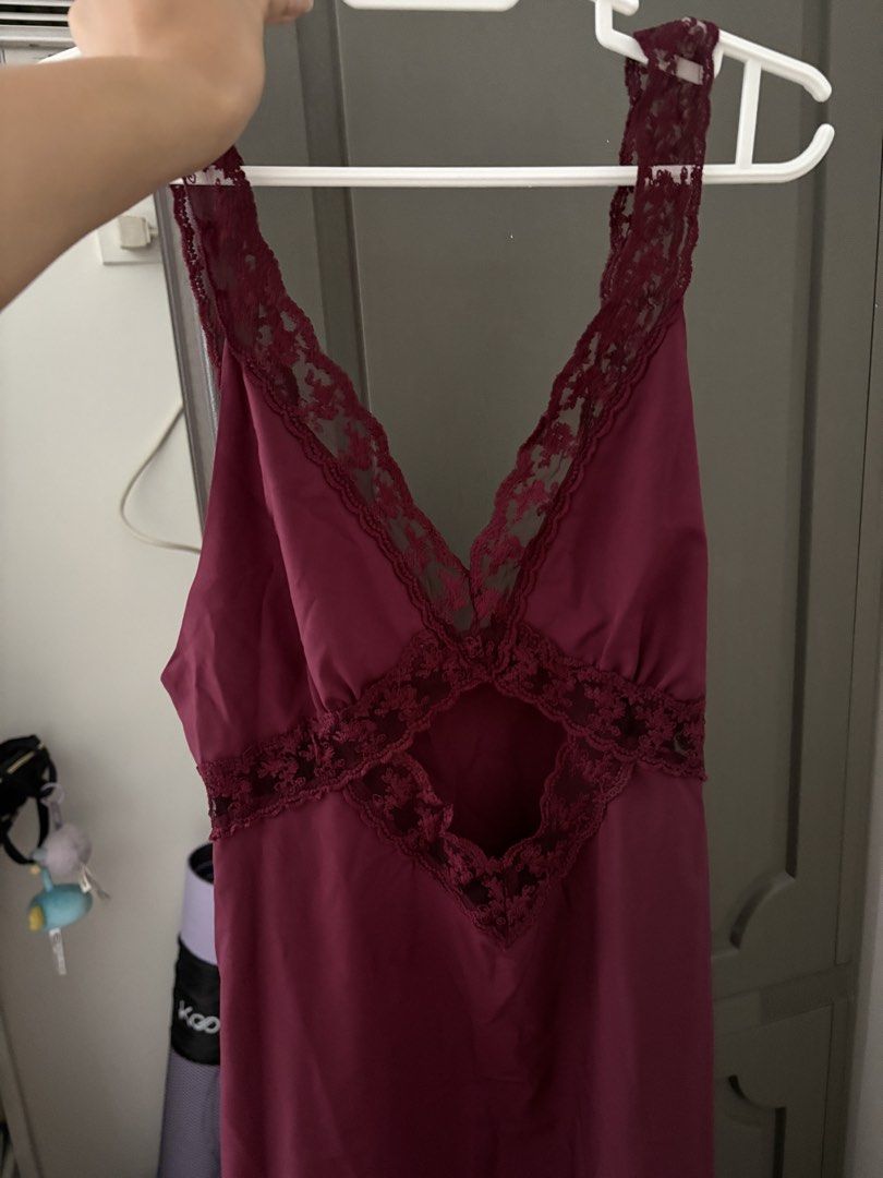 Maroon Slip Dress (Category: Dresses) located in Cebu City. Submitted by seasaltspanishlatte (Listing ID 1469415301, Image 1). Description: Condition: Worn once, excellent and clean condition with no major flaws Perfect for: Parties, dates, and special occasions Transaction: Meetups at Ayala Center Cebu or shipping (buyer shoulders shipping fee).