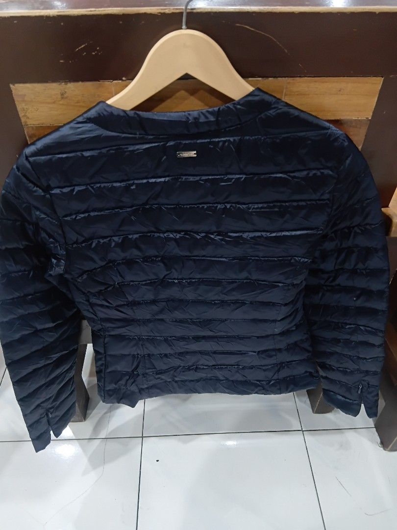 Massimo Dutti (Category: Coats, Jackets and Outerwear) located in Subic. Submitted by AnythingBrandedby_May (Listing ID 1469547257, Image 3). Description: 18X22 Massimo Dutti.