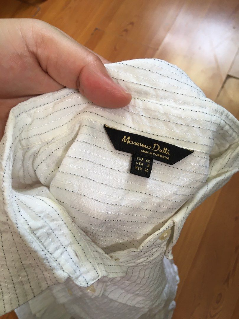 Massimo dutti polo (Category: Tshirts & Polo Shirts ) located in San Juan City. Submitted by sashoppeepipi (Listing ID 1469571896, Image 3). Description: Dimes 20 x 26.