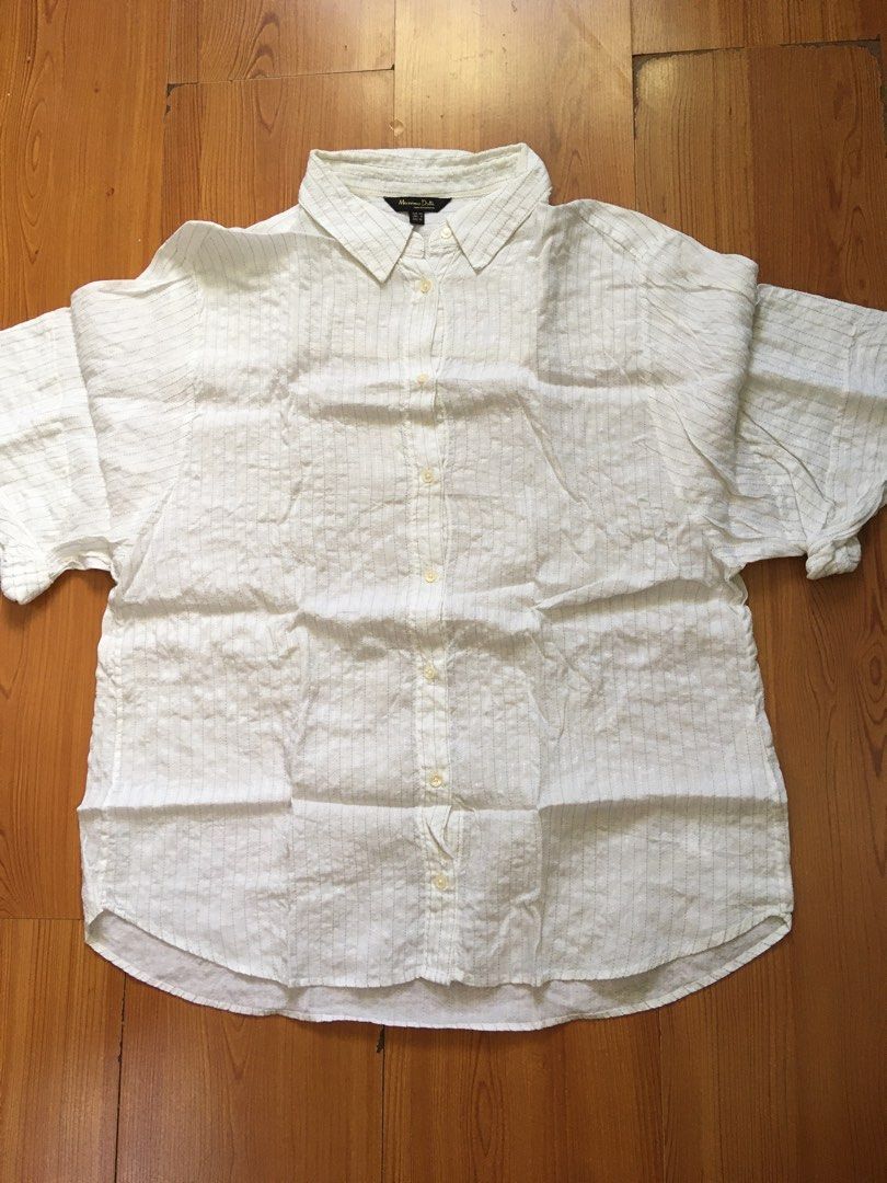 Massimo dutti polo (Category: Tshirts & Polo Shirts ) located in San Juan City. Submitted by sashoppeepipi (Listing ID 1469571896, Image 1). Description: Dimes 20 x 26.