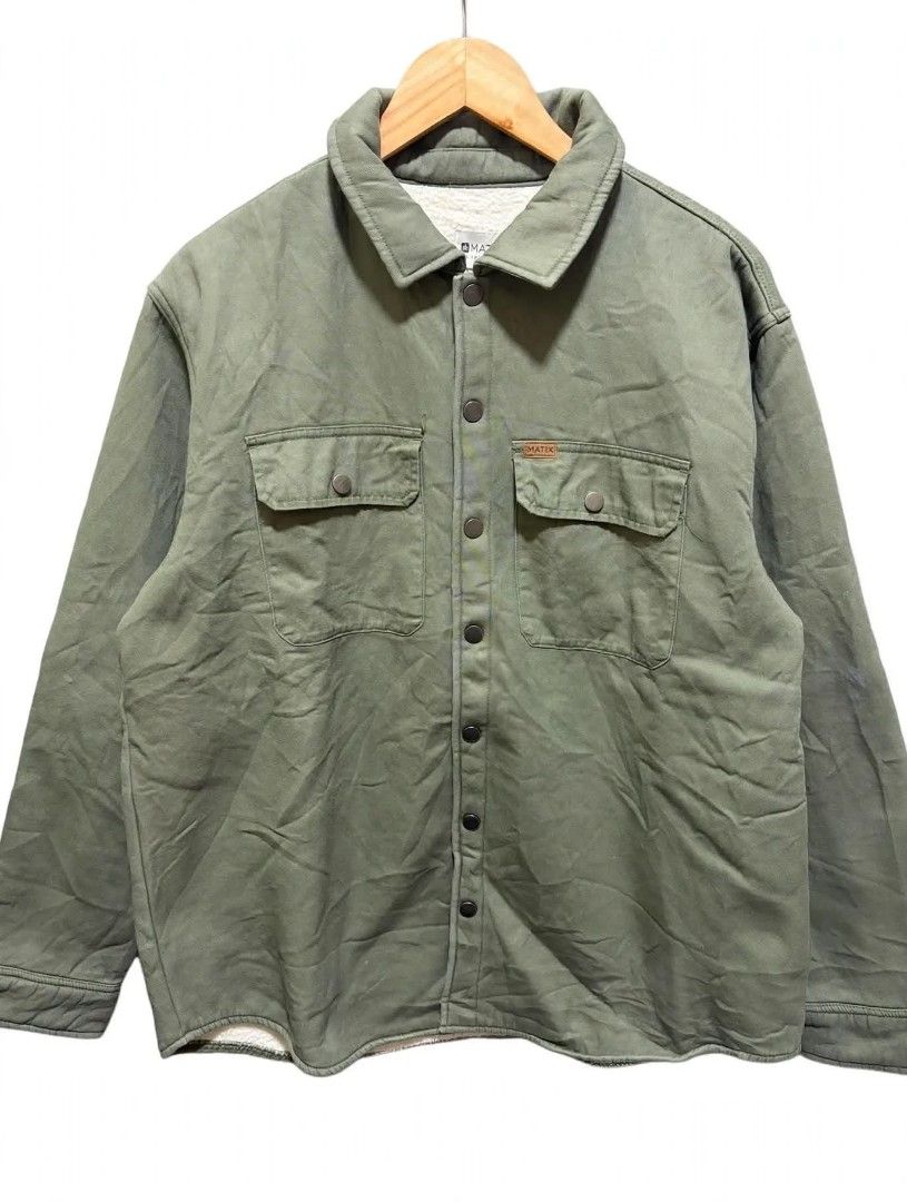 Matix Olive Green Sherpa Lined Button Up Jacket (Category: Coats, Jackets and Outerwear) located in Quezon City. Submitted by kimzxc_536 (Listing ID 1469544864, Image 1). Description: BRAND: MATIX SHERPA YUNG LOOB Size: XLARGE Dimes :23.5 x 29 Condition: EXCELLENT Colorate: 9.5/10 Issue: ❌ Price: 550.
