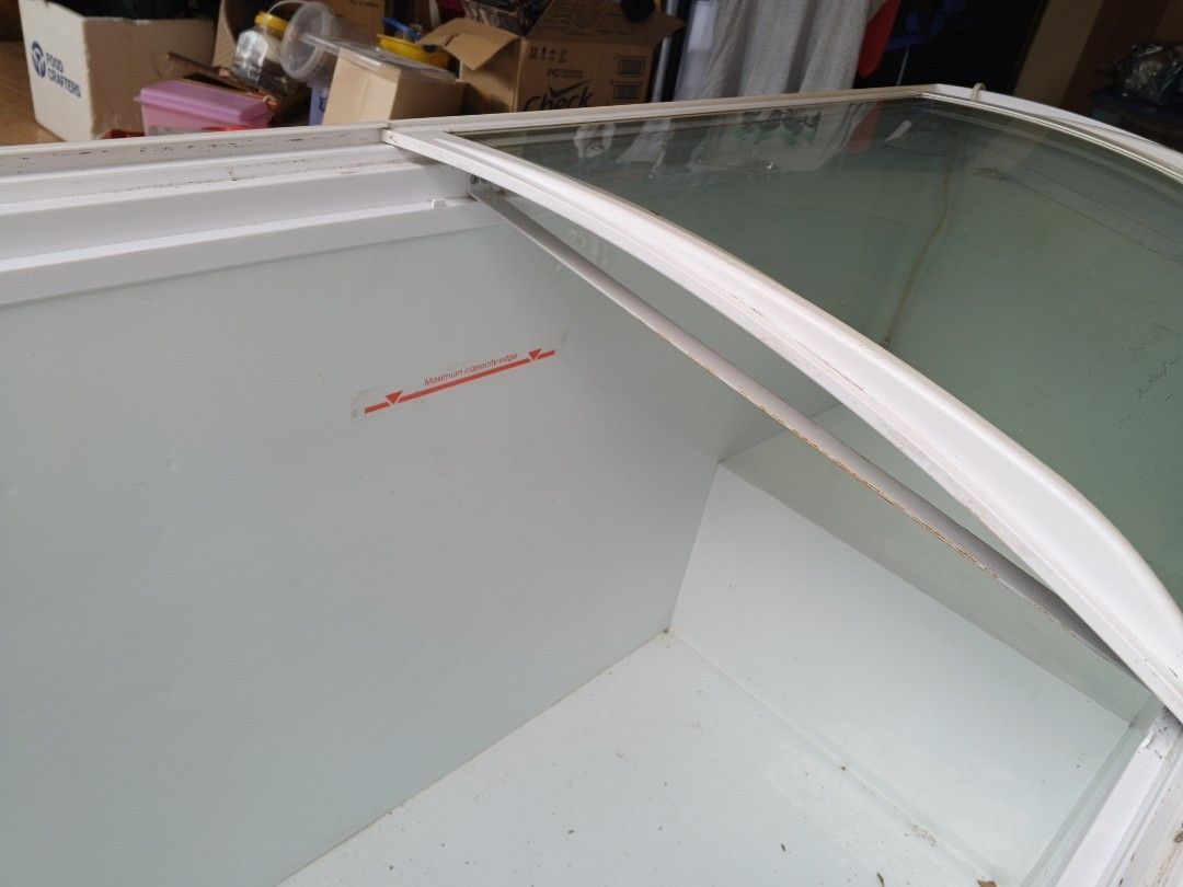 MATRIX Chest Display Freezer 18 cu ft (Category: Industrial Equipment) located in Meycauayan. Submitted by jeanbaja (Listing ID 1469413179, Image 3). Description: slightly used, great freezing condition, first owner. you can see the freezer first before purchasing, must bring your own vehicle and haulers to get the freezer at your expense.