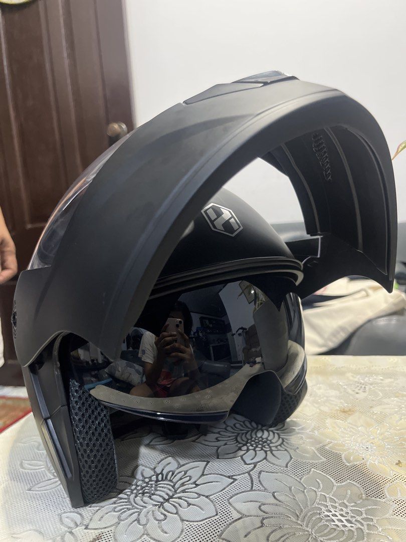 Matte Black Modular Motorcycle Helmet with Dual Visor (Category: Bicycles) located in Pagsanjan. Submitted by vernetiboopski (Listing ID 1469481590, Image 3). Description: - Matte black modular helmet, great for daily commutes or weekend rides - Flip-up chin bar for easy talking and drinking without removing the helmet - Dual visor system with a clear outer visor and dark inner sun visor - Breathable mesh inner padding for comfort - Standard buck