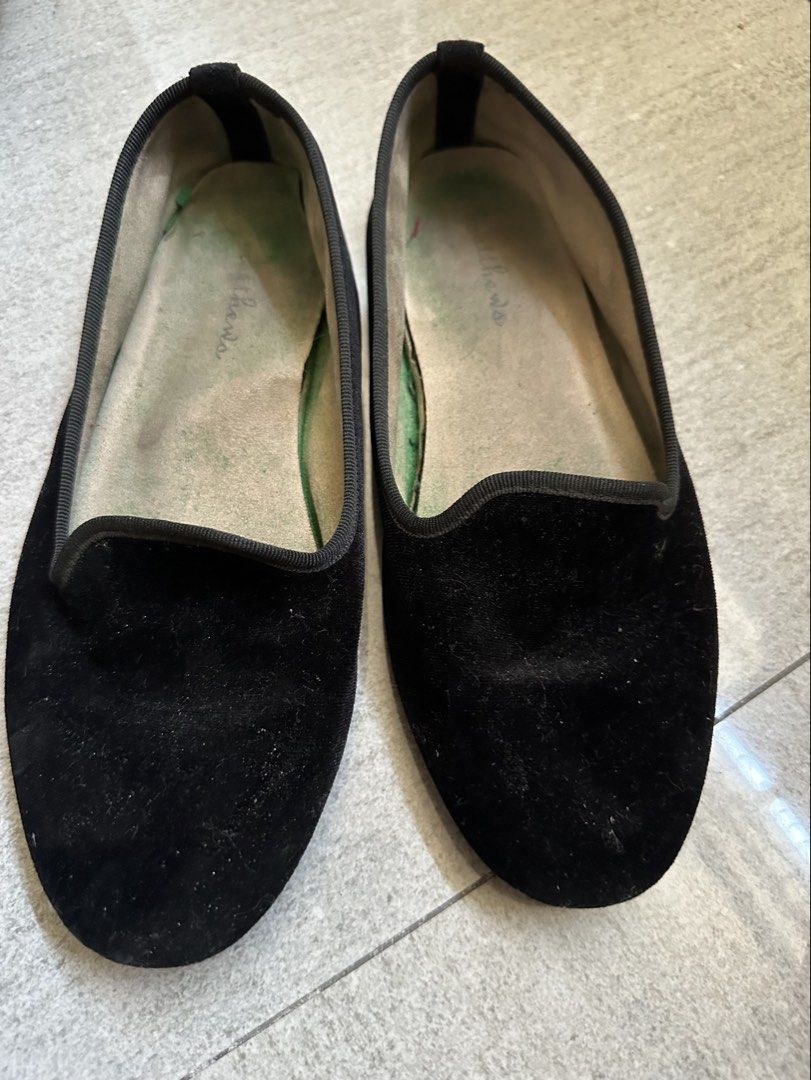 Matthews Black Doll Shoes (Category: Flats & Sandals) located in Manila. Submitted by shopkriscloset (Listing ID 1469463119, Image 2). Description: First to mine, first to get :) loved and abused but still functional. Please clean it nalang po. So tears/holes/stains. Just dirty. Shipping fee c/o buyer. .