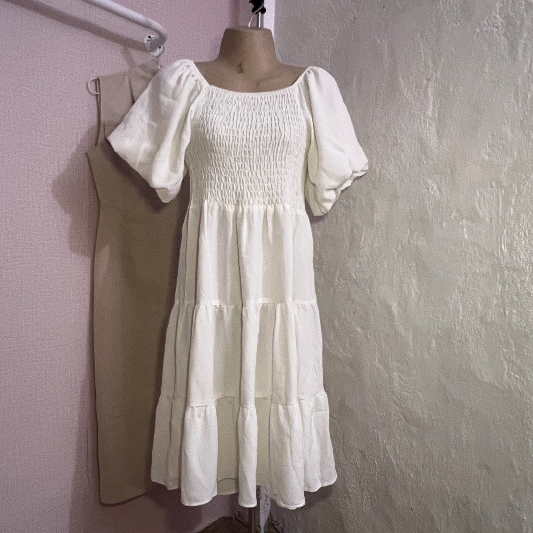 Maxi Dress (Category: Dresses) located in Itogon. Submitted by urgirl1820 (Listing ID 1469497151, Image 2). Description: FOR SALE MAXI DRESS for PHP500 📌been used only ONCE and never again 📌Size SMALL to MEDIUM FOR MEETUP 📍 BAGUIO AREA ONLY - CenterMall, Porta Vaga, SM Baguio, Malcolm Square(Dropping Area) FOR DELIVERY 📍 JNT EXPRESS 📍LBC Note: Shipping fee is handled by the buyer.