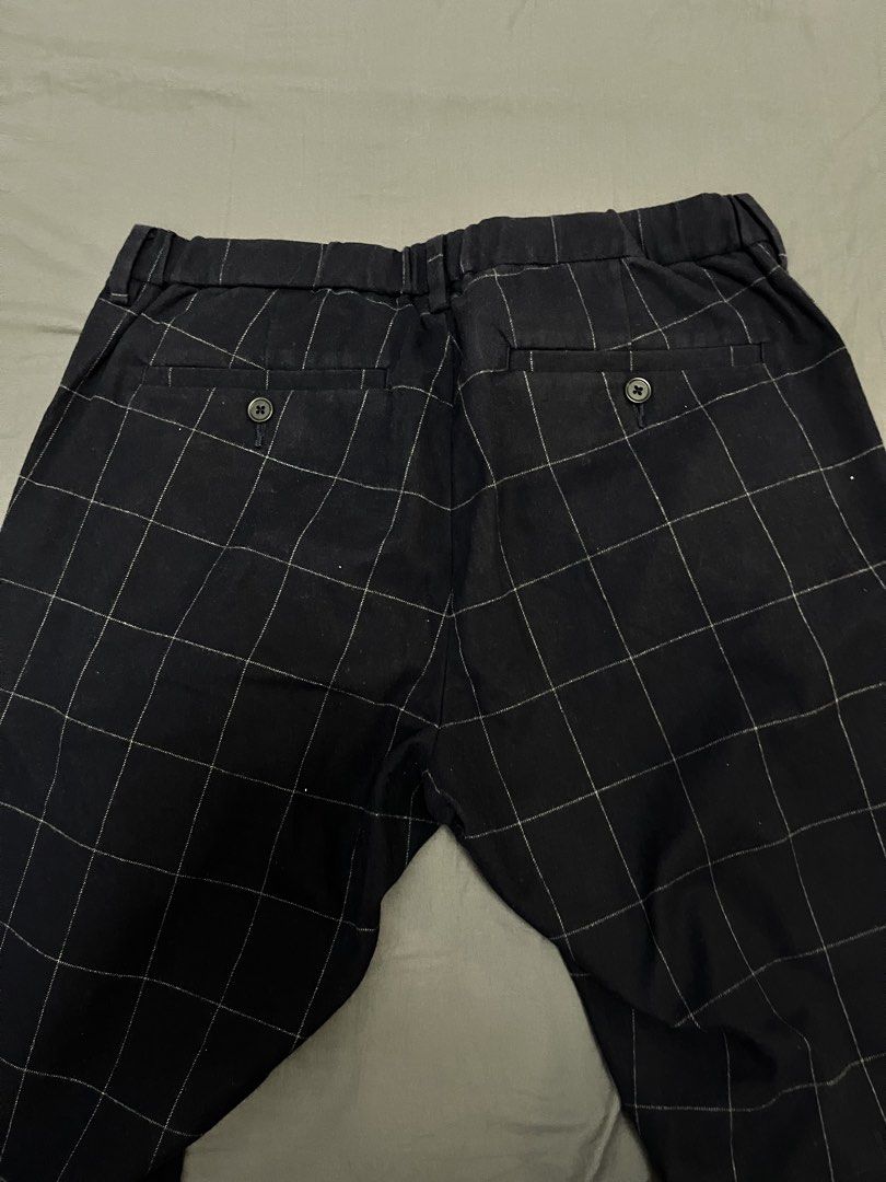 MEDIUM - size 76 - 84CM - Uniqlo Navy Blue pants (Category: Joggers) located in Paranaque City. Submitted by regina_sy (Listing ID 1469517973, Image 3). Description: NO issue MOP: GCASH J&T Express delivery (SF c/o BUYER) * Parcel Drop-off (J&T Branch) WEEKENDS only NO WW photo 📍MNL .