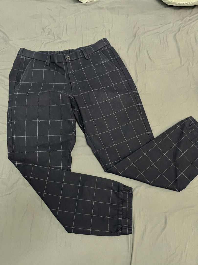 MEDIUM - size 76 - 84CM - Uniqlo Navy Blue pants (Category: Joggers) located in Paranaque City. Submitted by regina_sy (Listing ID 1469517973, Image 1). Description: NO issue MOP: GCASH J&T Express delivery (SF c/o BUYER) * Parcel Drop-off (J&T Branch) WEEKENDS only NO WW photo 📍MNL .