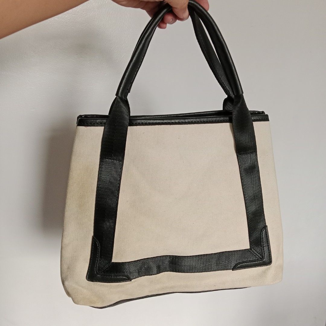 Medium Tote Bag (Category: Tote Bags) located in Manila. Submitted by mamapards17 (Listing ID 1469520671, Image 2). Description: .