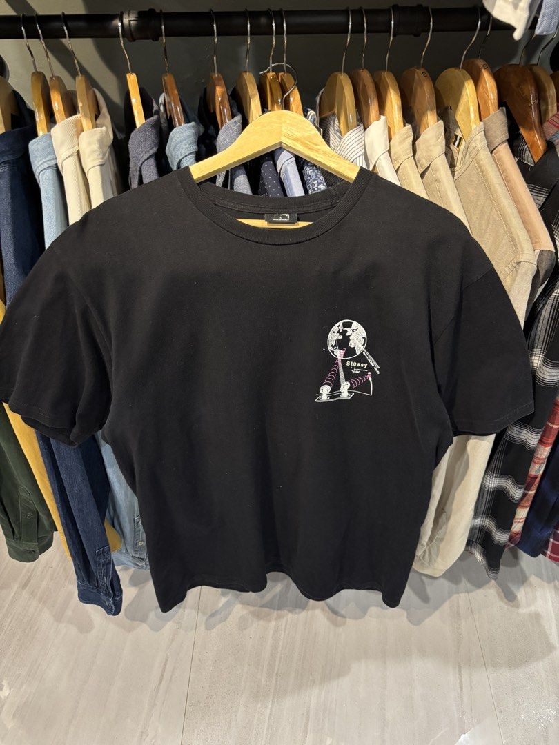 Men’s Stussy Space Shirt (Category: Formal Shirts) located in Cebu City. Submitted by clylejavan060400 (Listing ID 1469412715, Image 2). Description: Size Large Width 21.5 Length 29 Excellent Issue; minimal crack not visible .