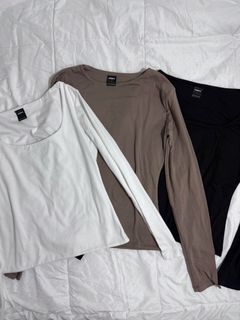 (Category: ) located in . Submitted by pia_preloved_thrifted (Listing ID 1469510121, Image 1). Description: .