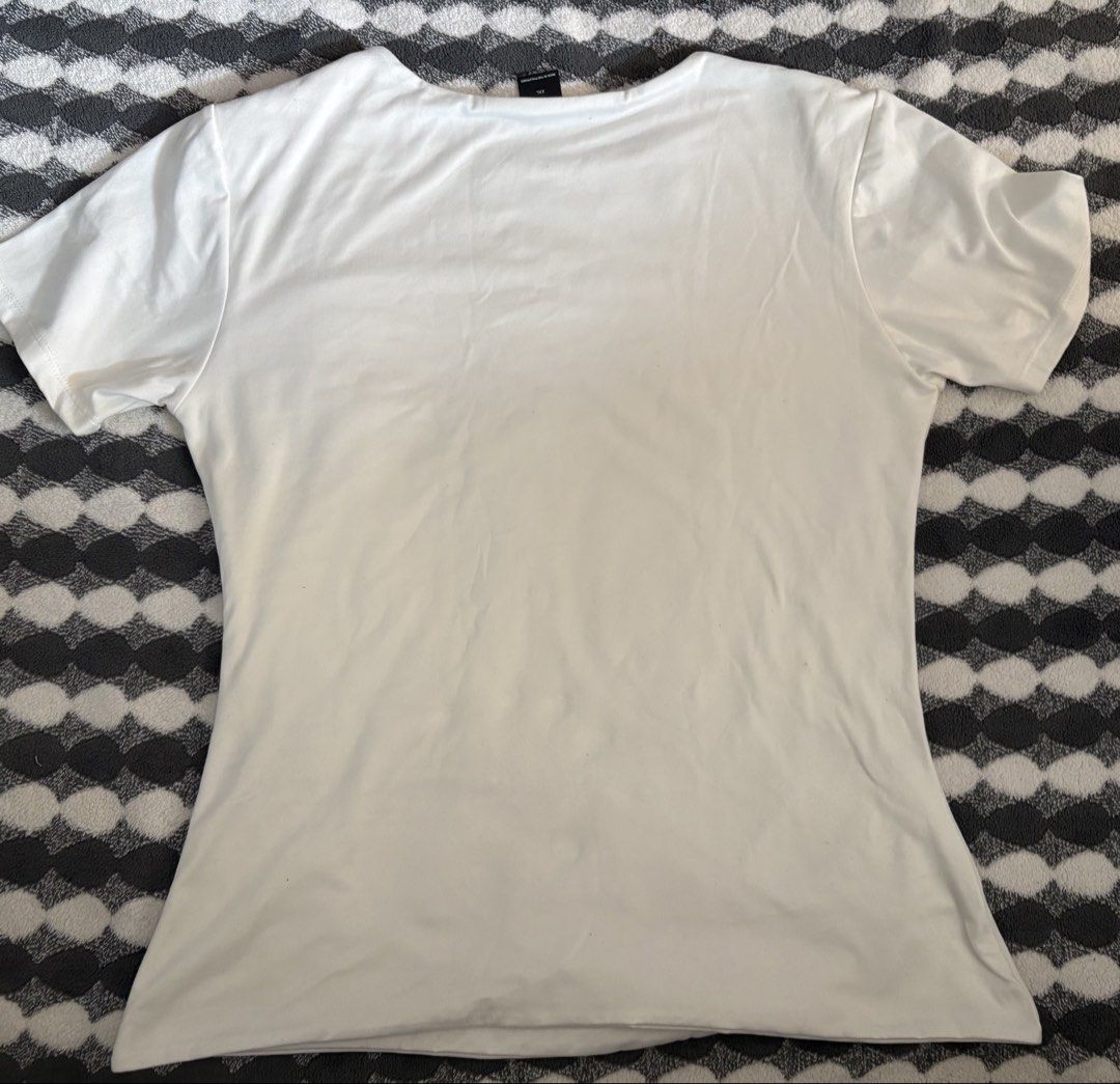 Mera Tshirt Basic Plain Cotton (Category: Shirts) located in Quezon City. Submitted by prelovedbyryys (Listing ID 1469501668, Image 3). Description: Mera Basic Plain Cotton Shirt - 80 📌 Size XXL 📌 White 📌 used once only Location: Fairview, Quezon City MOD: SPX, J&T MOP: Gcash, GoTyme, Maribank .