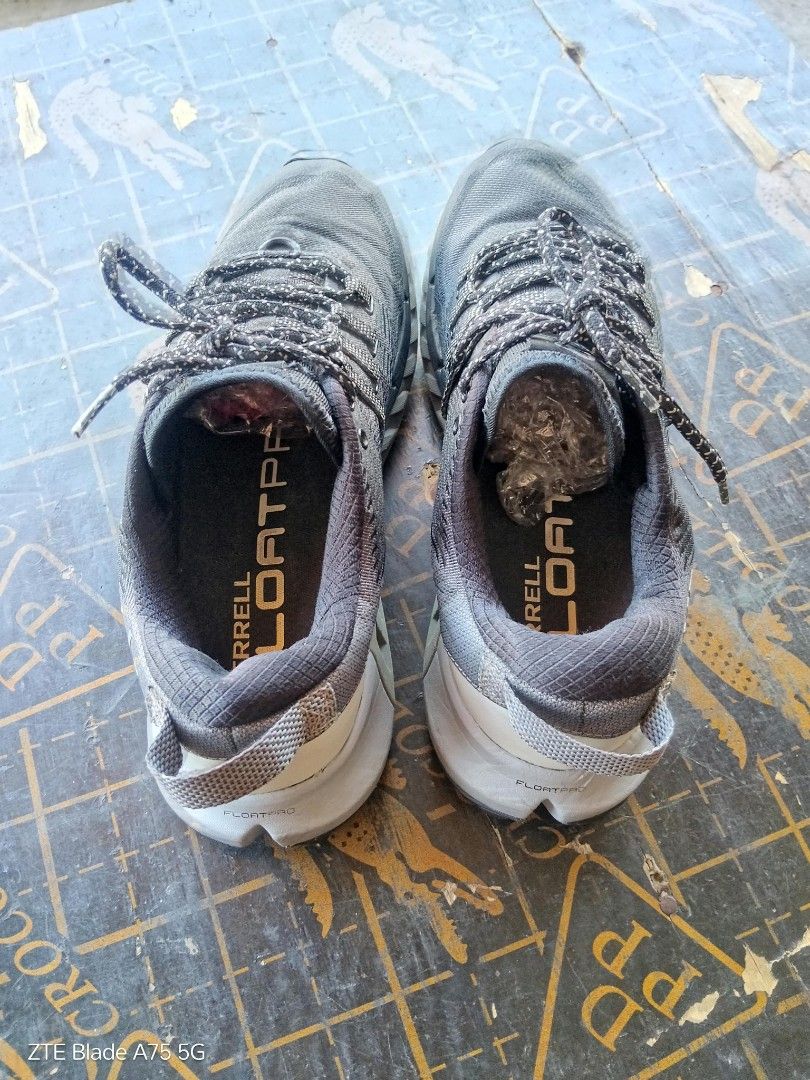 Merell float (Category: Sneakers) located in Koronadal. Submitted by glads08089 (Listing ID 1469418705, Image 2). Description: merell size 42.