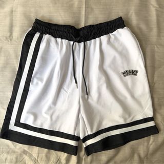 (Category: ) located in . Submitted by jenscloset86 (Listing ID 1469463304, Image 1). Description: .