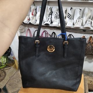 (Category: ) located in . Submitted by francheskaukayukay (Listing ID 1469453176, Image 1). Description: .