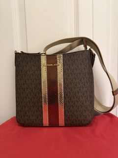 (Category: ) located in . Submitted by farawayluxe (Listing ID 1469506511, Image 1). Description: .