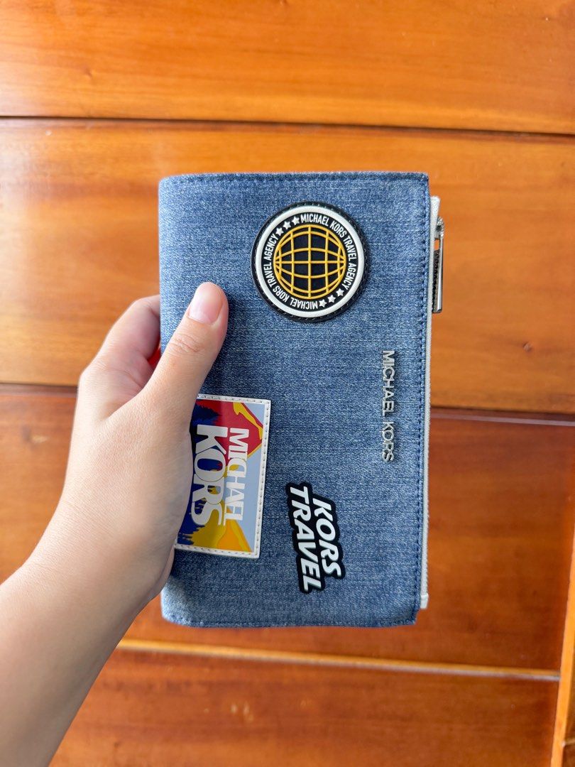 MICHAEL KORS JET SET TRAVEL DENIM (Category: Wallets & Card holders) located in Taguig. Submitted by curatedfinds_jd (Listing ID 1469469421, Image 2). Description: 100% ORIGINAL (NO PAPERBAG INCLUDED❌) BRANDNEW✅ ₱2,500 📍New Lower Bicutan, Taguig City 🛵J&T, Lalamove.