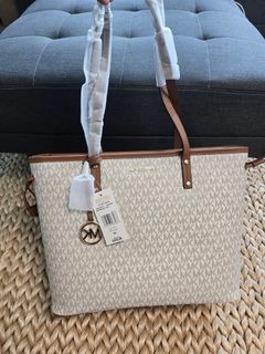 (Category: ) located in . Submitted by pretty.little_things (Listing ID 1469525359, Image 1). Description: .