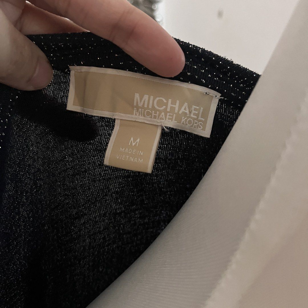 Michael Kors longsleeve top (Category: Luxury Apparel) located in Muntinlupa City. Submitted by on.repeeat (Listing ID 1469419724, Image 2). Description: Has some runs pls see last photo Small to medium size Lightweight and classy Perfect for night out.