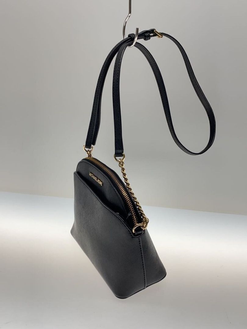 MICHAEL KORS Shoulder Bag / Leather / Black / OA-1801 (Category: Beach Bags) located in Caloocan City. Submitted by letao_shopping_ph (Listing ID 1469461499, Image 2). Description: Brand: MICHAEL KORS Model Number / Color Black Pattern Material/Fabric Leather Listed Size Actual Measurements (cm) [Bag] Depth: 9 / Height: 17 / Width: 23 / Handle: - / [Other] Other dimensions: - Comments from the store: Shows signs of use, but there is no major dama