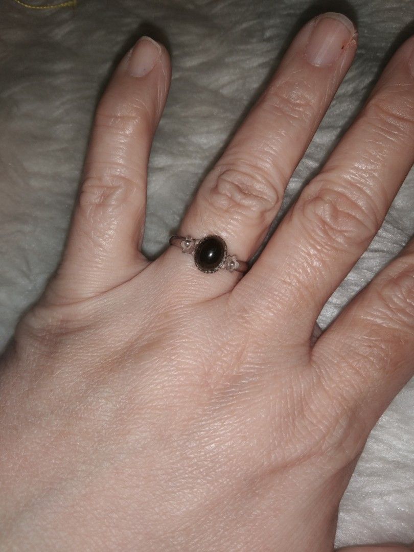Minex crystal ring size 8 silver 925 (Category: Rings) located in Quezon City. Submitted by eidorableshop (Listing ID 1469404288, Image 1). Description: .