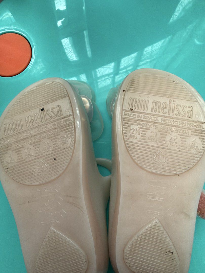 Mini Melissa US 6 (Category: Babies & Kids Fashion) located in Las Pinas. Submitted by melissaescano (Listing ID 1469401573, Image 2). Description: US size 6 Well loved Just needs cleaning 😊.