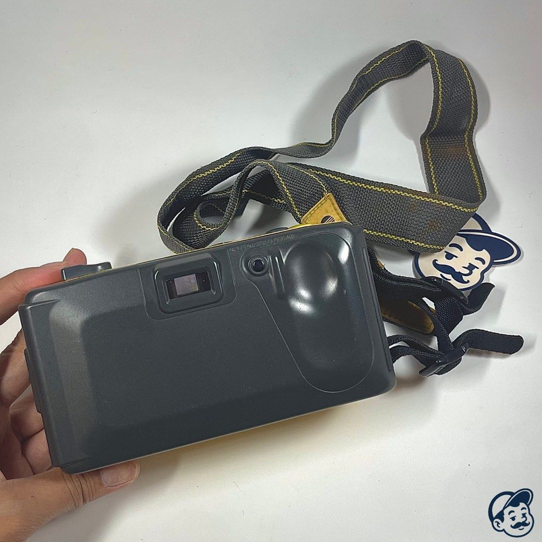 Minolta Weathermatic (Category: Cameras) located in Cavite. Submitted by gwythrifts (Listing ID 1469570193, Image 2). Description: Minolta Weathermatic Dual 35 Condition: 10/10 Inclusions: Bag and strap ₱ 10,000.