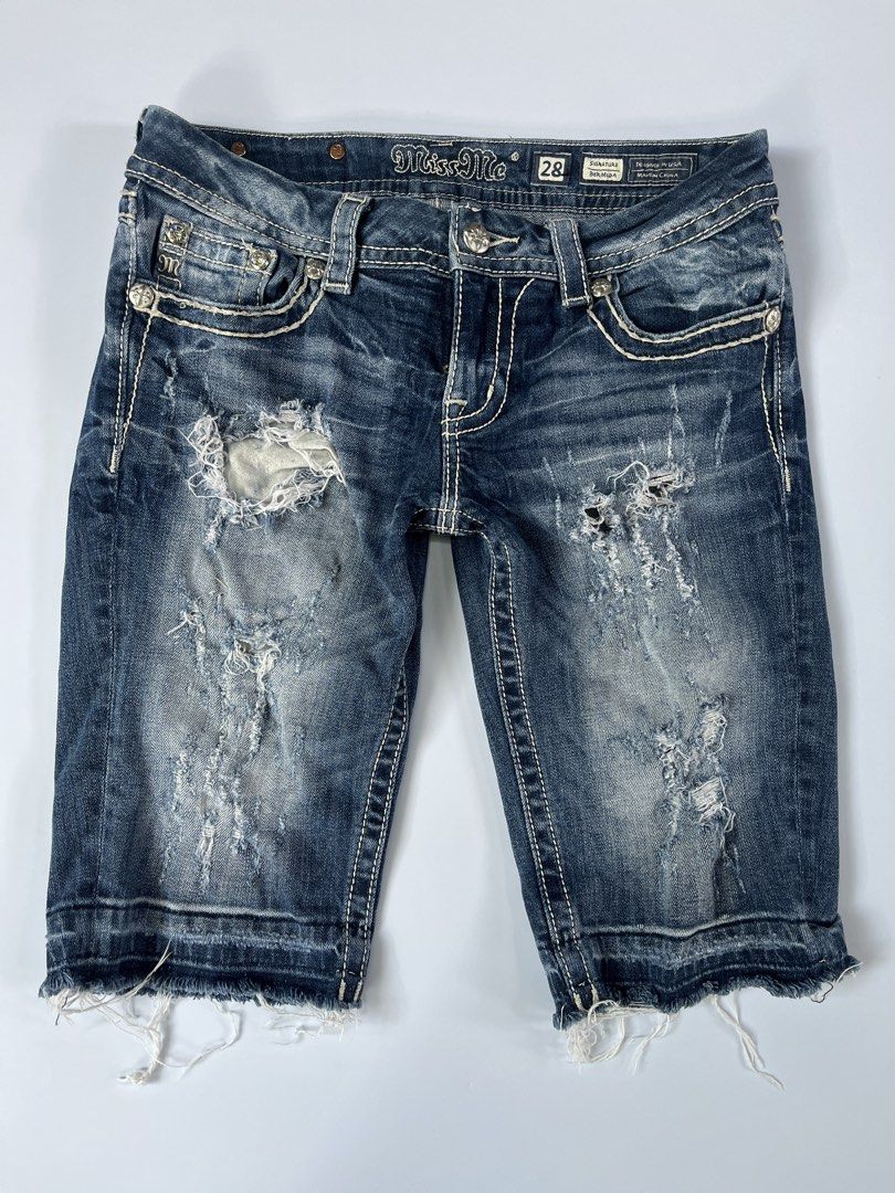 Missme Low Rise Capri (Category: Shorts) located in Manila. Submitted by kerlythreads (Listing ID 1469535515, Image 1). Description: issue: few missing rhinestones at the back size 28 length: 20 leg opening: 8.