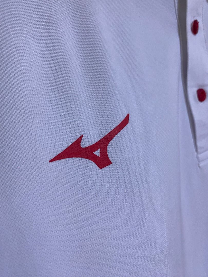 Mizuno Performance Active Dry Polo Shirt (Category: Tshirts & Polo Shirts ) located in Cadiz. Submitted by thespotcdz (Listing ID 1469542286, Image 3). Description: XL on tag Width 21" Length 29" Excellent condition.