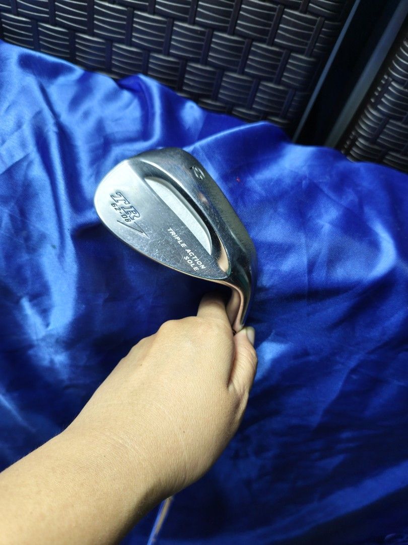 Mizuno TR-62-08 (Category: Golf) located in Manila. Submitted by meiyeon2 (Listing ID 1469517247, Image 1). Description: MIZUNO WEDGE 62° lightweight steel shaft Dyna flex 2100 shaft.. right handed club..