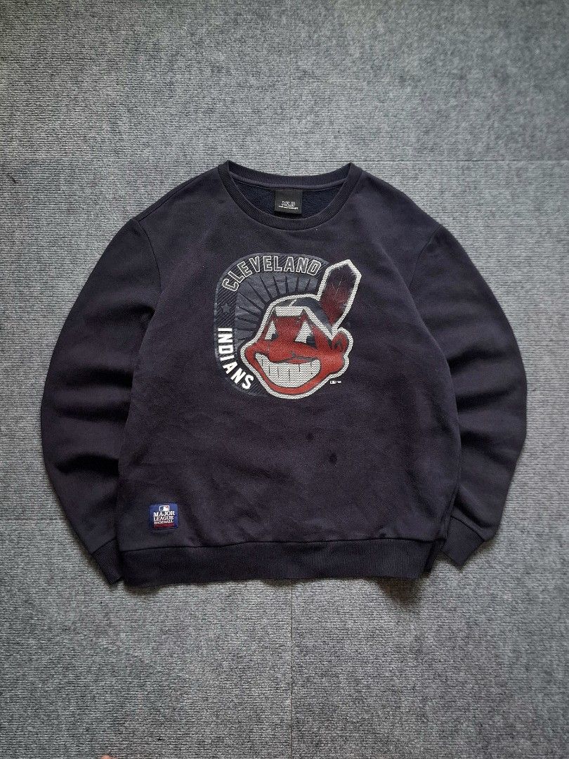 MLB Dark Blue Cleaveland Indians Boxy Sweatshirt (Category: Coats, Jackets and Outerwear) located in Las Pinas. Submitted by nevergetsold.ph (Listing ID 1469490318, Image 1). Description: MLB Dark Blue Cleaveland Indians Boxy Sweatshirt Color Rate: 9/10 Condition Rate: /910 Best fit to Large - XL Dimentions (inches) Width: 26 Length: 27 Sleeve Length: 24 Issues: none.