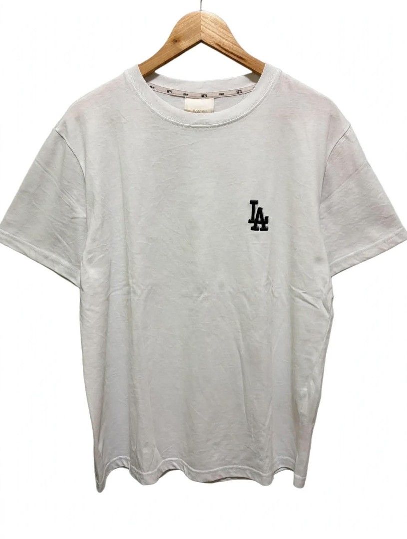 MLB LA Dodgers White T-shirt XL (Category: Tshirts & Polo Shirts ) located in Quezon City. Submitted by kimzxc_536 (Listing ID 1469536948, Image 1). Description: BRAND : MLB LA Size: XLARGE Dimes: 22 x 28 Condition: EXCELLENT Colorate: 9.8/10 Issue: X Price: 500 plus sf .
