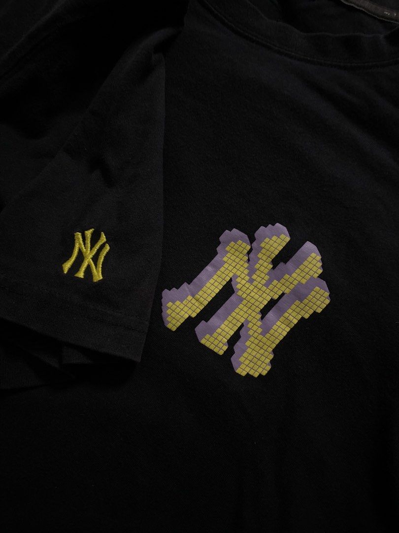 MLB NY SHIRT (Category: Tshirts & Polo Shirts ) located in Manila. Submitted by urbanhits (Listing ID 1469439574, Image 2). Description: MLB NY BLACK TEE / 26 length / 21 width / 10/10 Condition 10/10 Color Rate NO ISSUE.