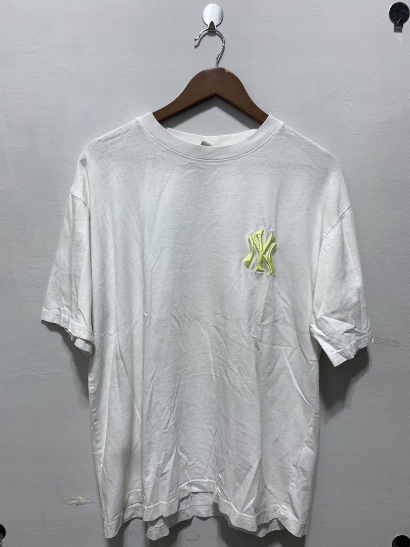 MLB T-shirt big logo (Category: Tshirts & Polo Shirts ) located in Caloocan City. Submitted by eightyythrift (Listing ID 1469564568, Image 2). Description: .