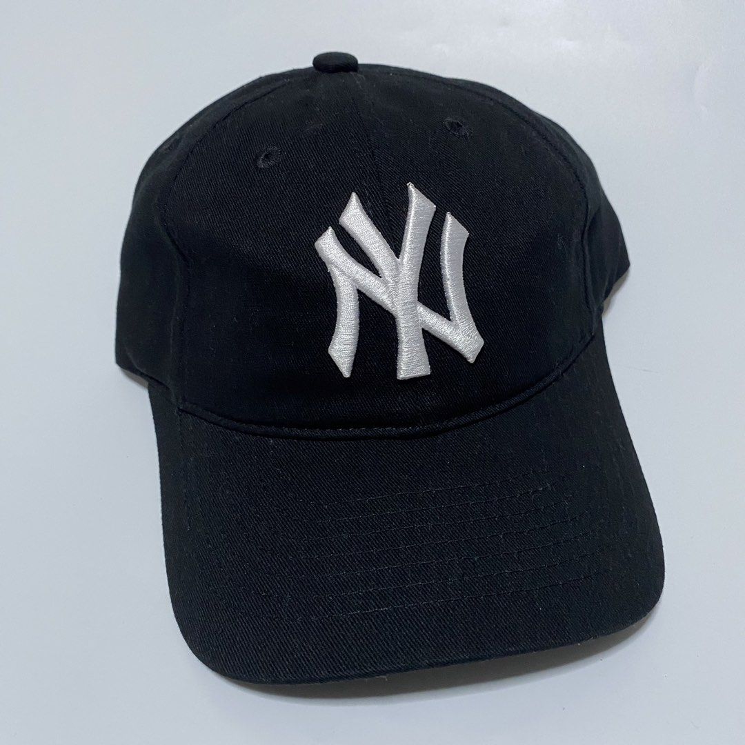 mlb yankees black big logo cap (Category: Caps & Hats) located in Quezon City. Submitted by hatlocker (Listing ID 1469483991, Image 1). Description: 800 shipped dm.