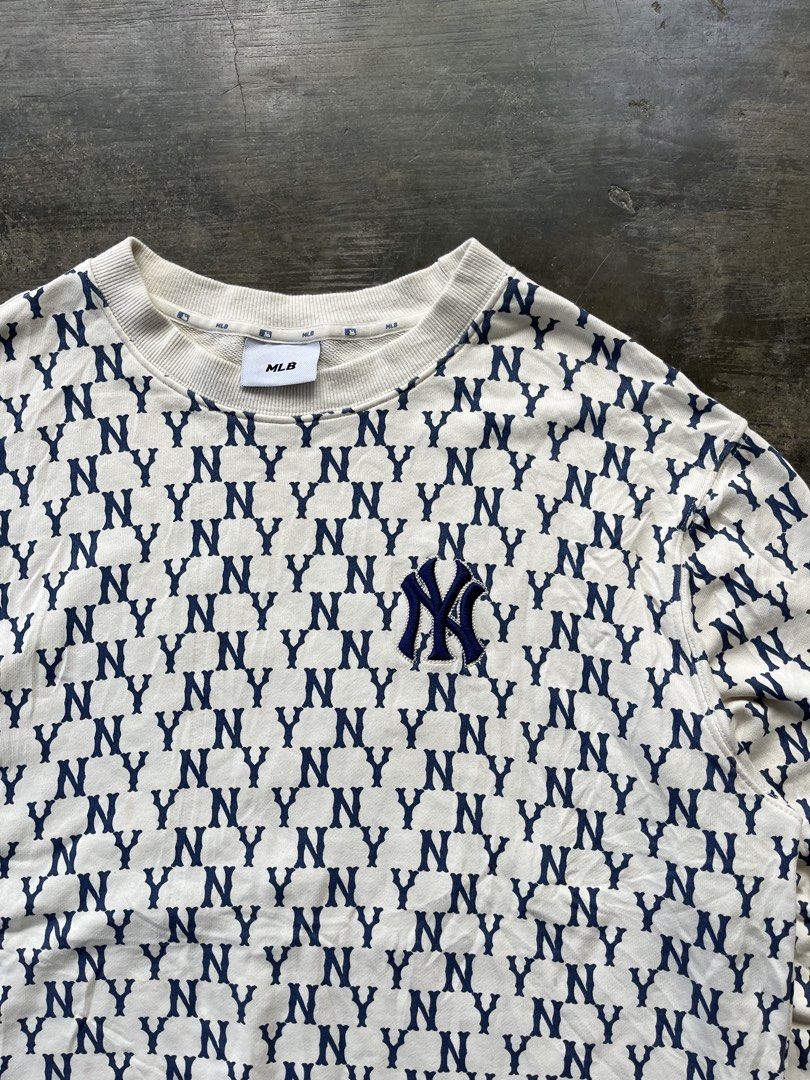 MLB Yankees Monogram Sweatshirt (Category: Tshirts & Polo Shirts ) located in Kalibo. Submitted by notdavaaa (Listing ID 1469500195, Image 2). Description: Dimes: W: 22.5 L: 28 Excellent condition, No issues Color Rate: 10/10.