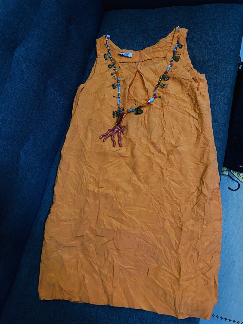 Mochino dress authentic (Category: Luxury Apparel) located in Caloocan City. Submitted by luxurymurayta888 (Listing ID 1469473835, Image 1). Description: Medium.
