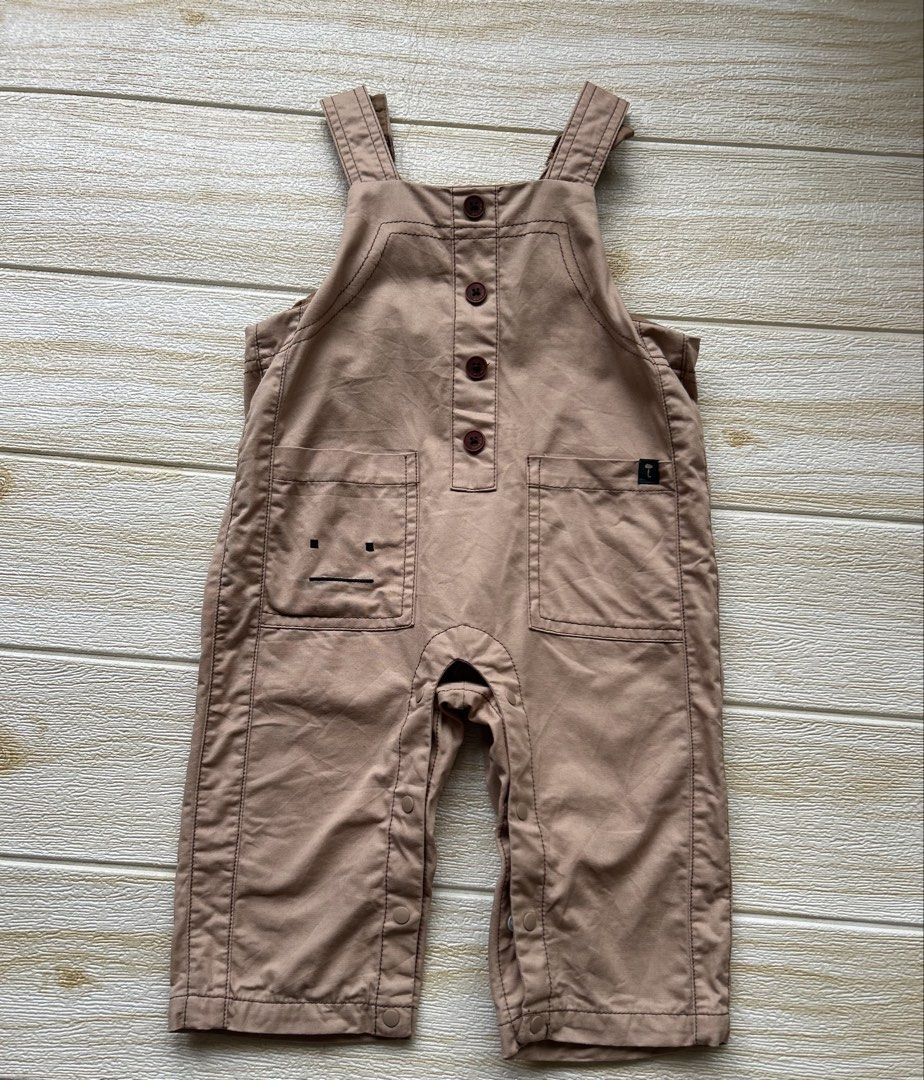 Moimoln brown overalls size 90 (Category: Babies & Kids Fashion) located in Cebu City. Submitted by yjainani (Listing ID 1469409709, Image 1). Description: 1 snap is defective.
